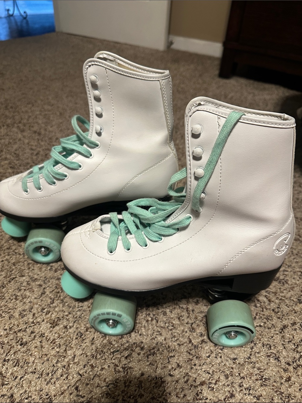 Seven7 White Roller Skates with Mint Green Wheels and Laces